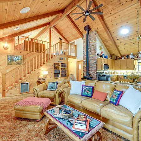 Cozy Family-Friendly Badger Retreat With Fireplace! ภายนอก รูปภาพ