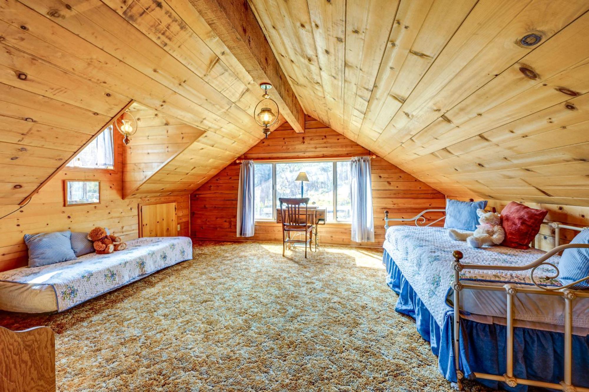 Cozy Family-Friendly Badger Retreat With Fireplace! ภายนอก รูปภาพ