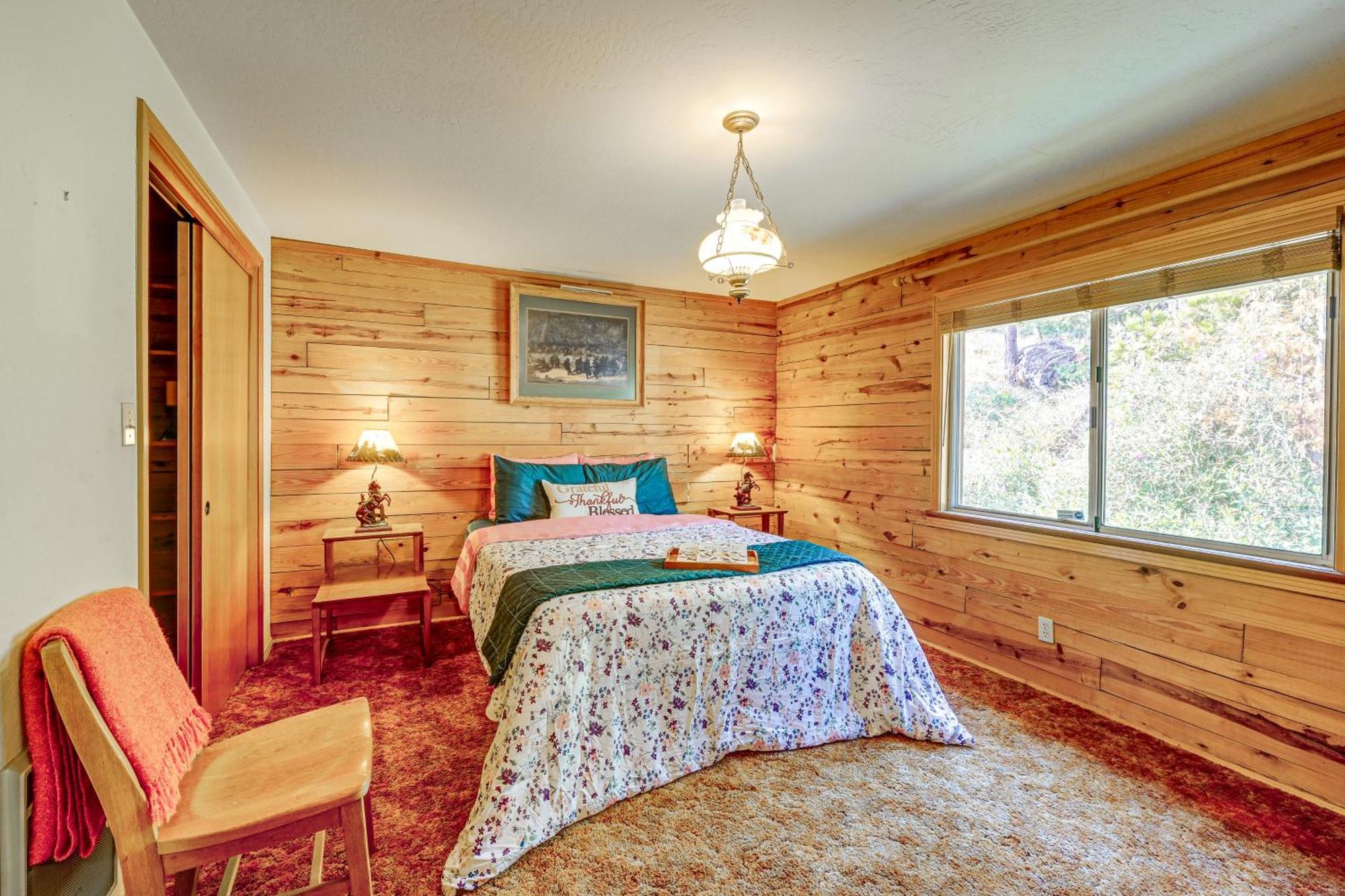 Cozy Family-Friendly Badger Retreat With Fireplace! ภายนอก รูปภาพ