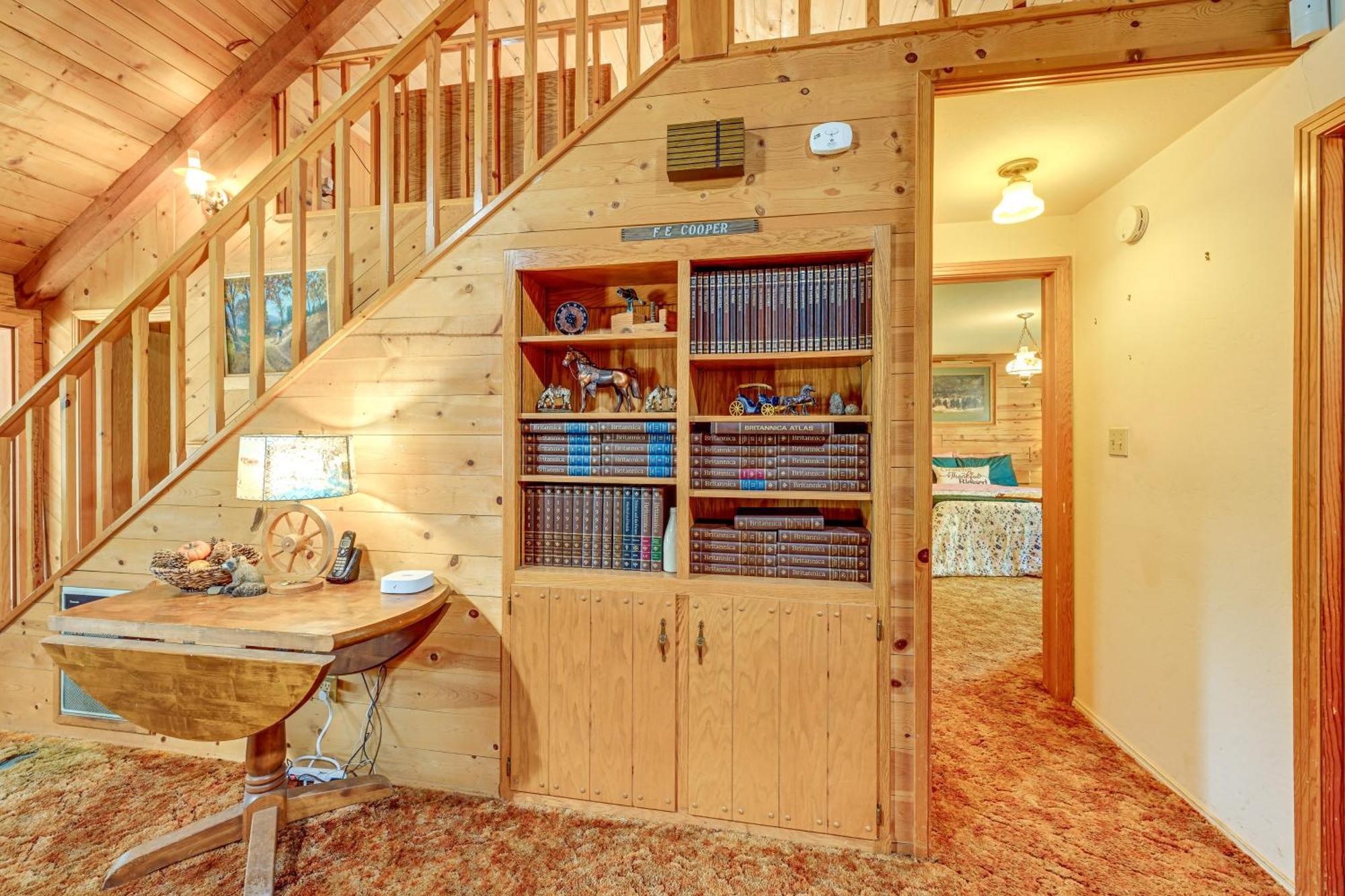 Cozy Family-Friendly Badger Retreat With Fireplace! ภายนอก รูปภาพ