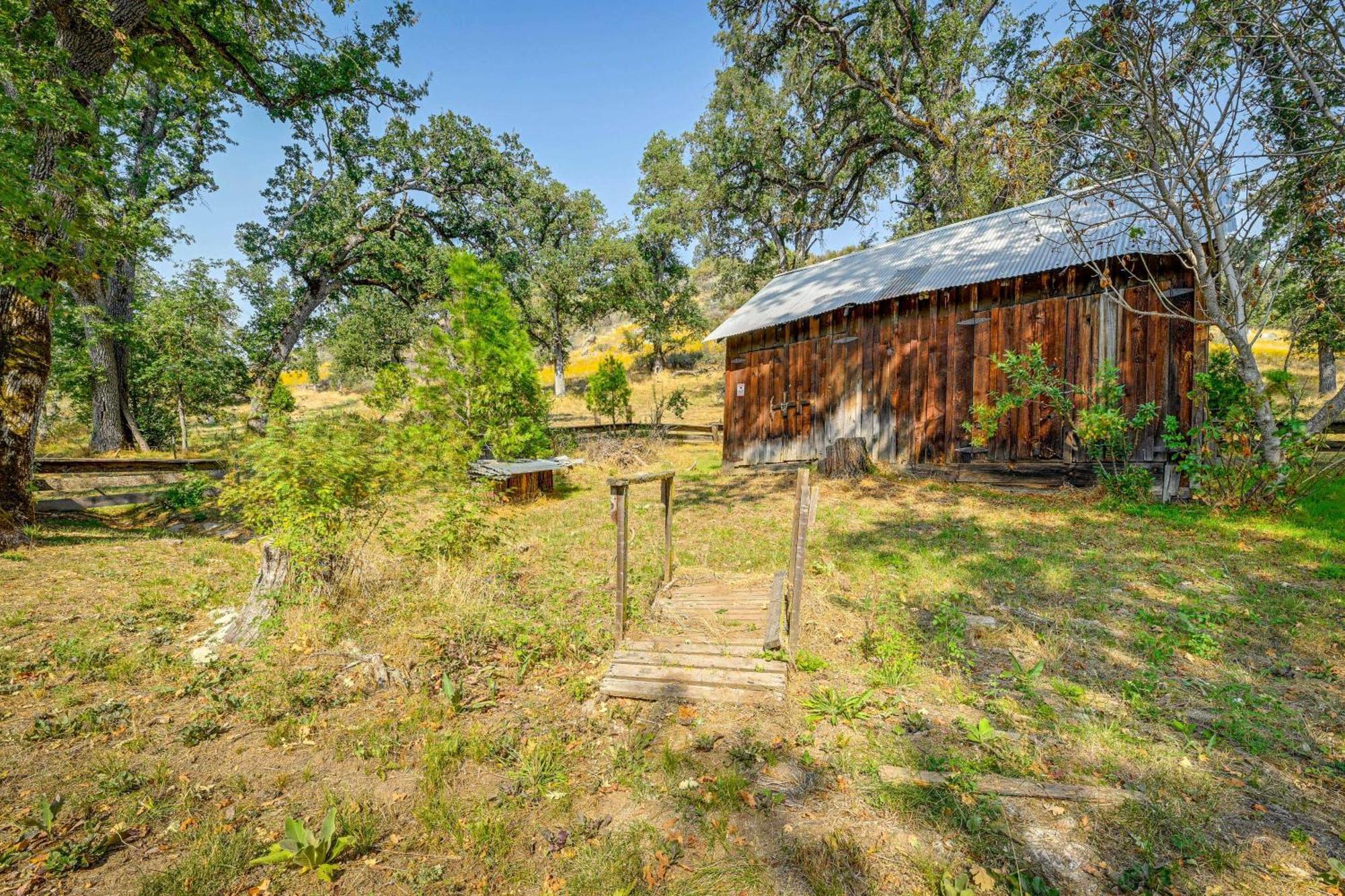 Cozy Family-Friendly Badger Retreat With Fireplace! ภายนอก รูปภาพ