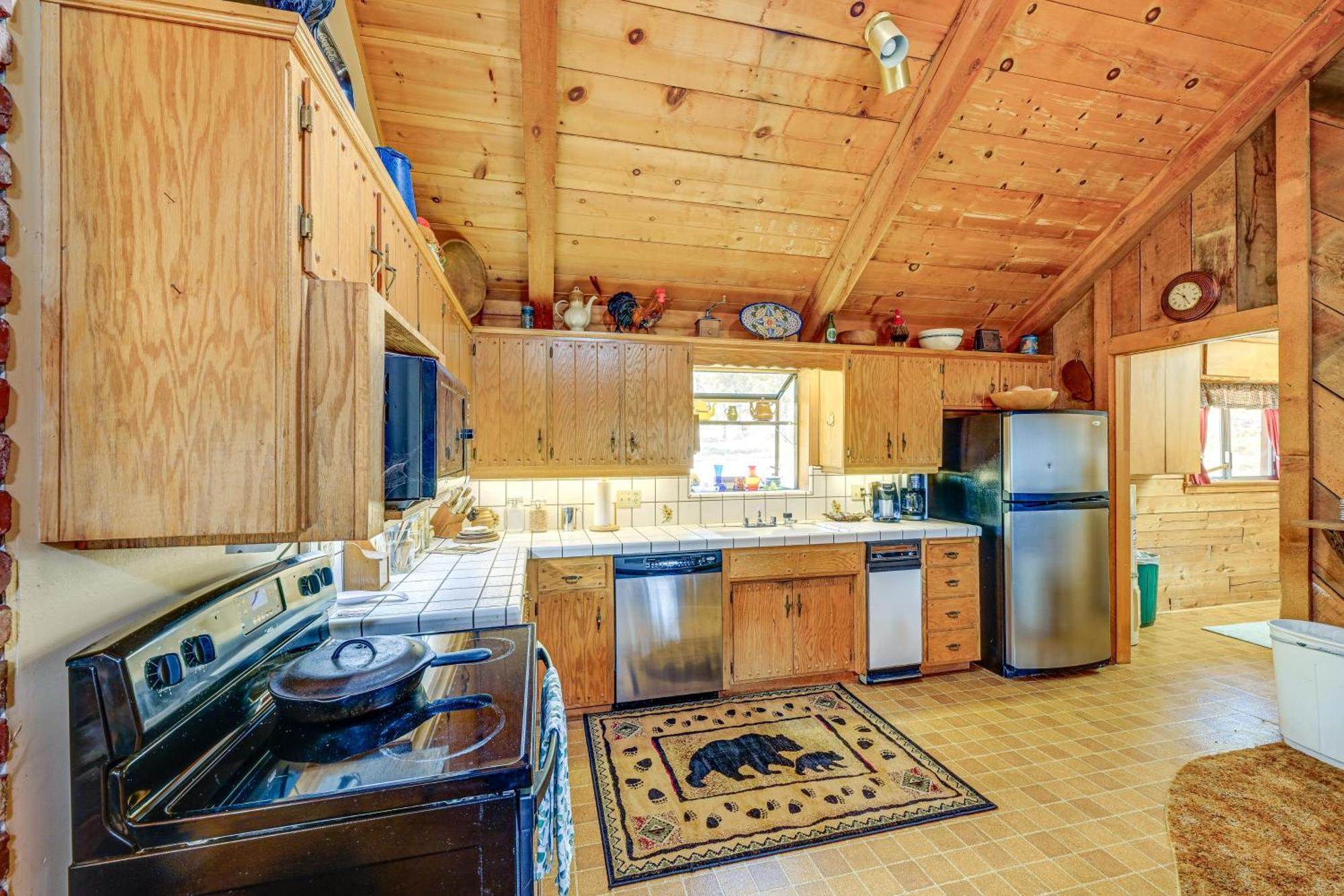 Cozy Family-Friendly Badger Retreat With Fireplace! ภายนอก รูปภาพ