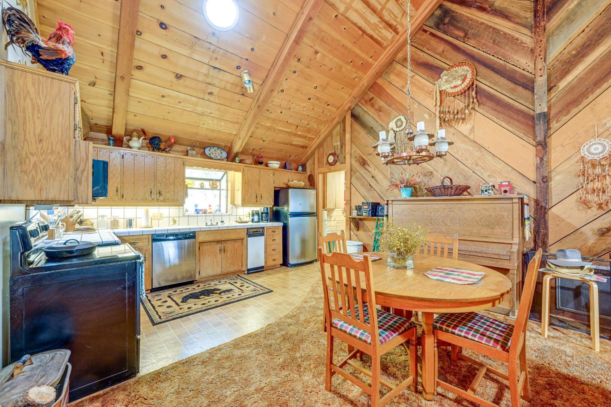 Cozy Family-Friendly Badger Retreat With Fireplace! ภายนอก รูปภาพ