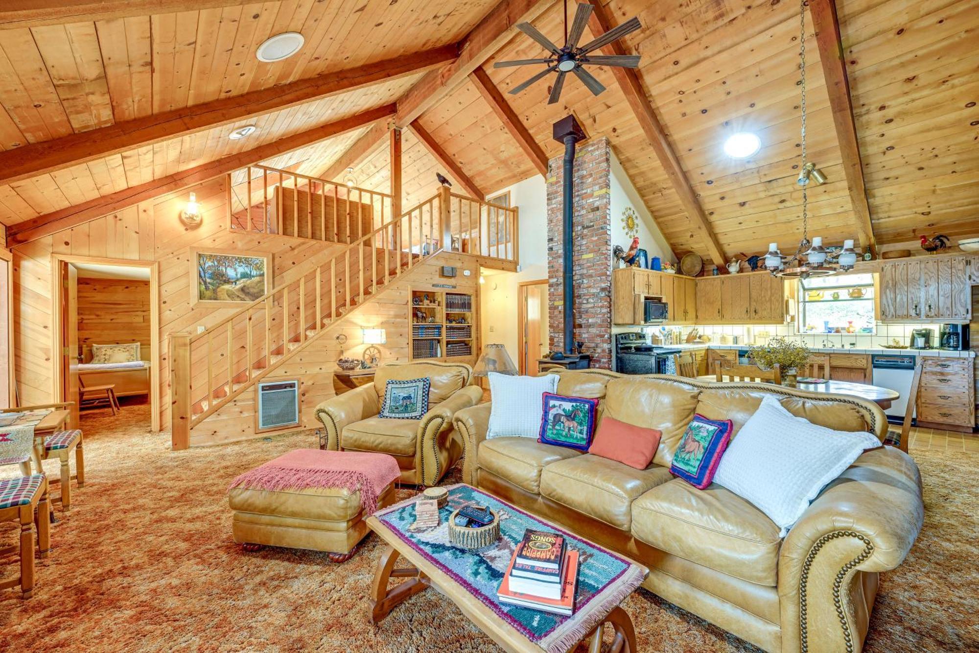 Cozy Family-Friendly Badger Retreat With Fireplace! ภายนอก รูปภาพ