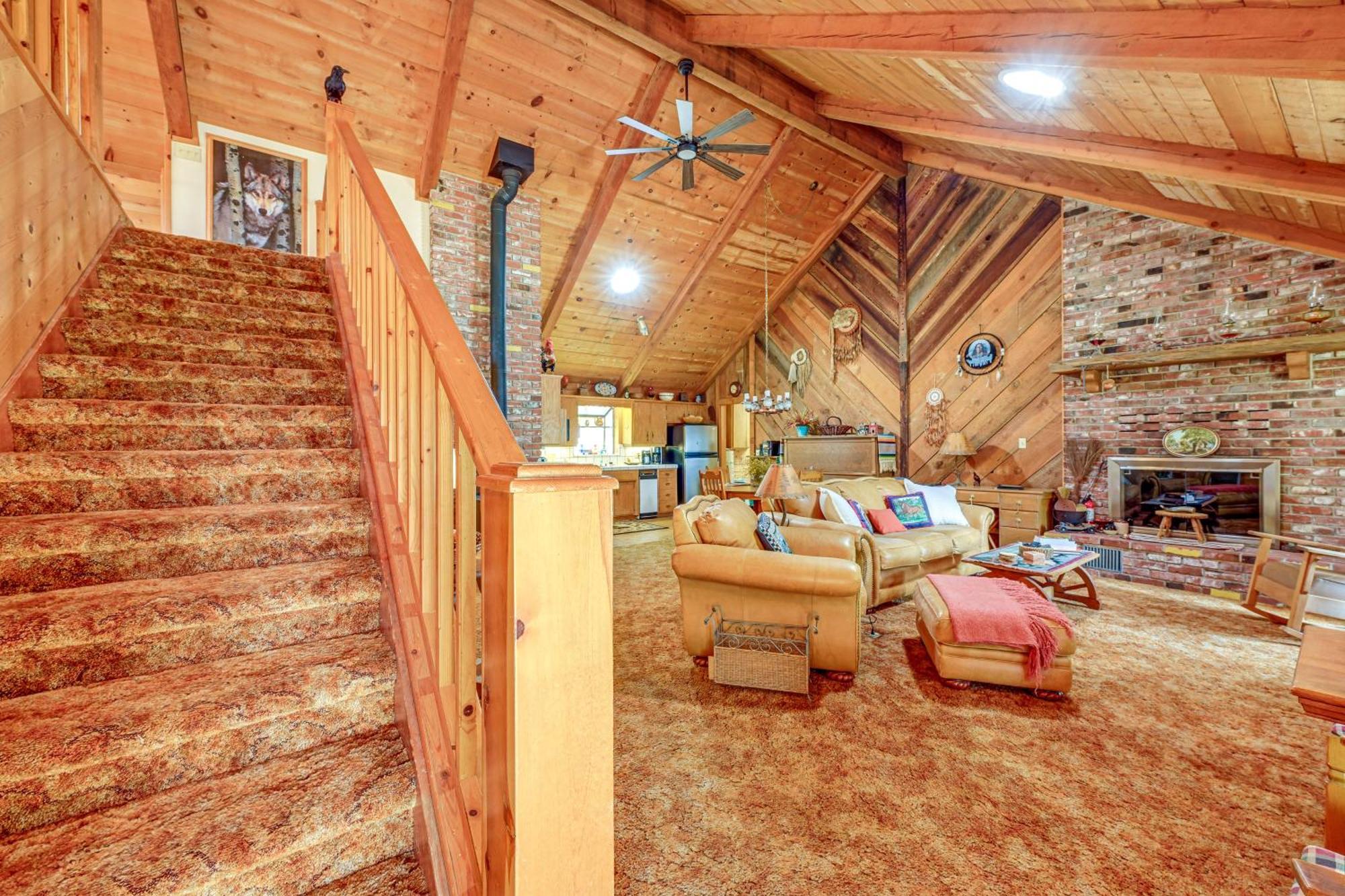 Cozy Family-Friendly Badger Retreat With Fireplace! ภายนอก รูปภาพ