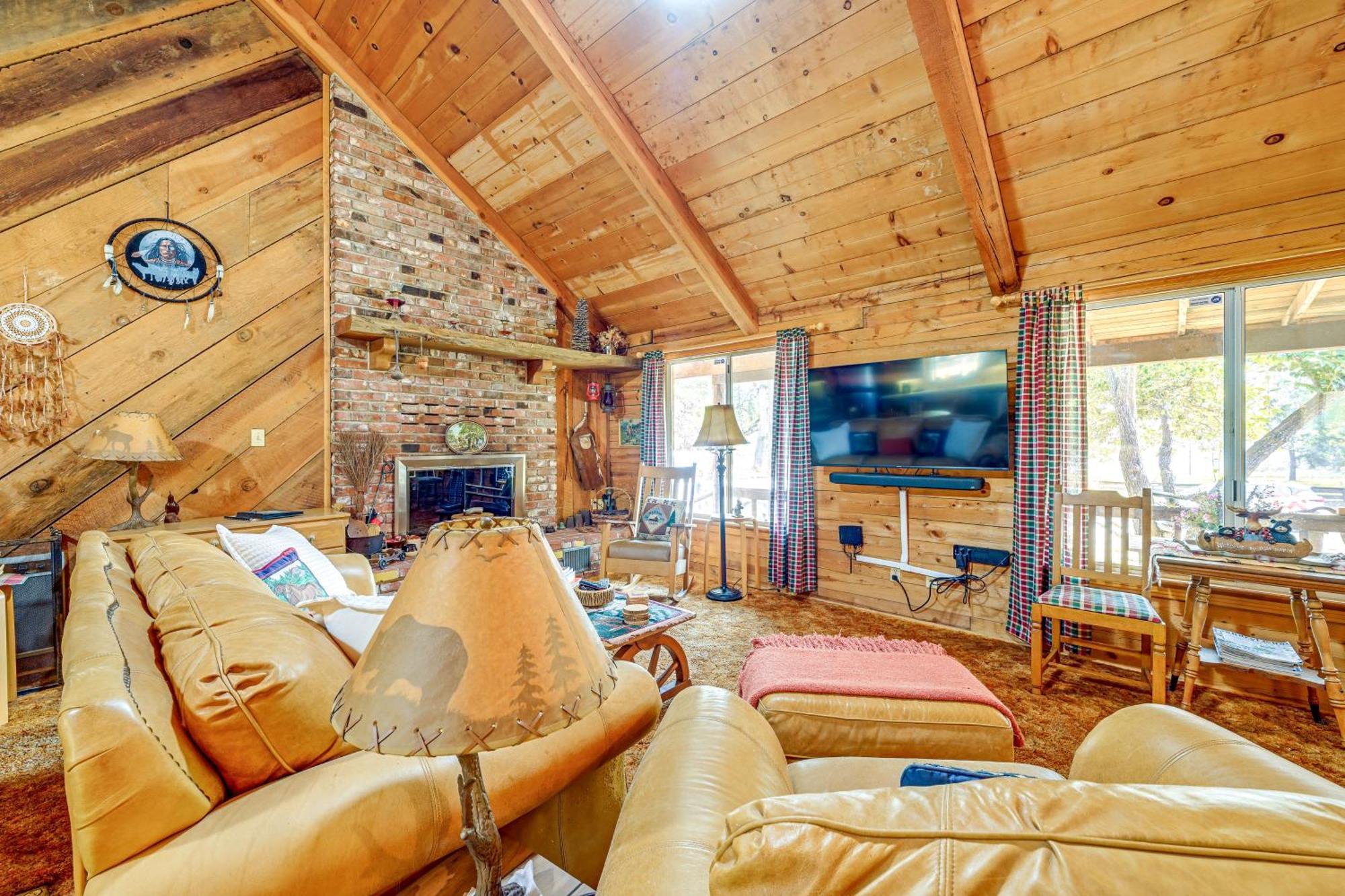Cozy Family-Friendly Badger Retreat With Fireplace! ภายนอก รูปภาพ